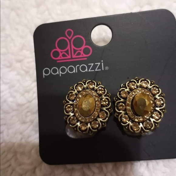🆕 Clip on earrings - Picture 1 of 2